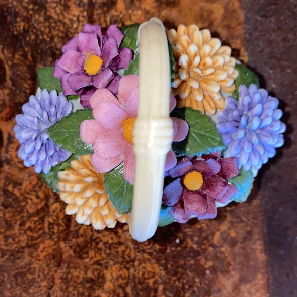 1980 Avon Floral Bouquet Porcelain Bisque Accent Piece IOB - Picture 5 of 15